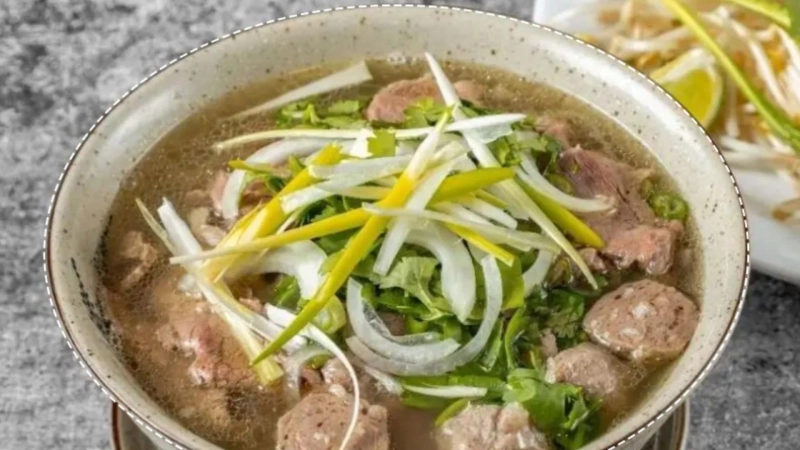 Craving Pad Thai? Best Authentic Restaurants Near Waterloo.