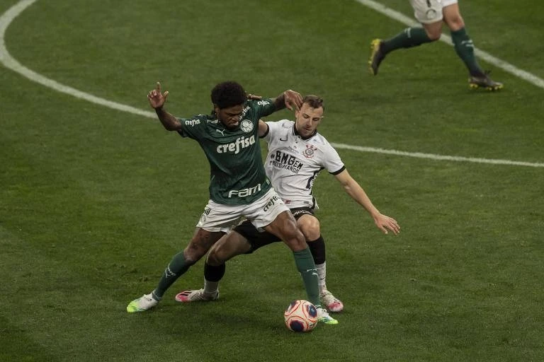 Em jogo truncado, Corinthians e Palmeiras começam decisão no zero