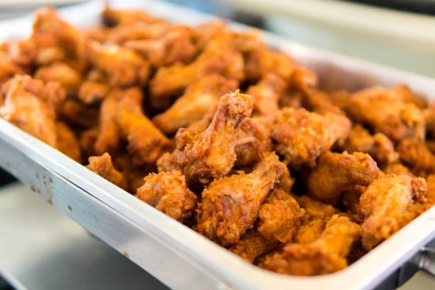 What Hosts Need to Know to Keep Catered Chicken Crispy and Stress-Free?