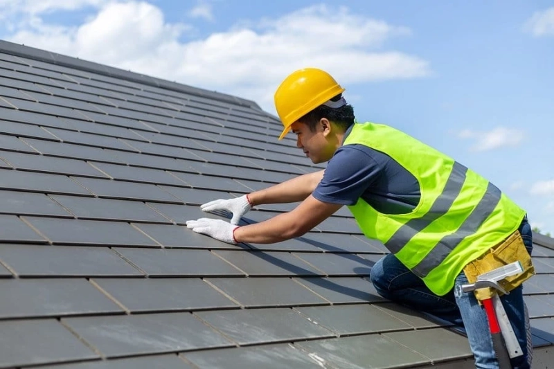 How Do You Know When It's Time For A New Roof Investment?