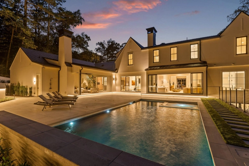 Why Hiring Custom Home Builders in Atlanta or Near You Matters for Your Project