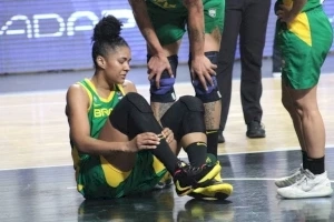 Seleção feminina de basquete perde e fica mais longe da Olimpíada