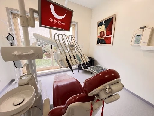 Invisalign em Porto: A Solução Discreta para um Sorriso Alinhado com um Dentista de Confiança
