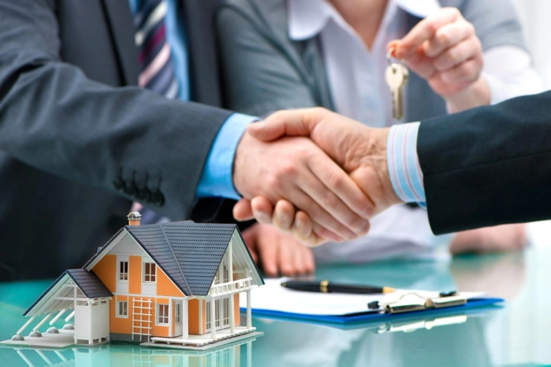 4 Types of Commercial Real Estate Lenders To Know About
