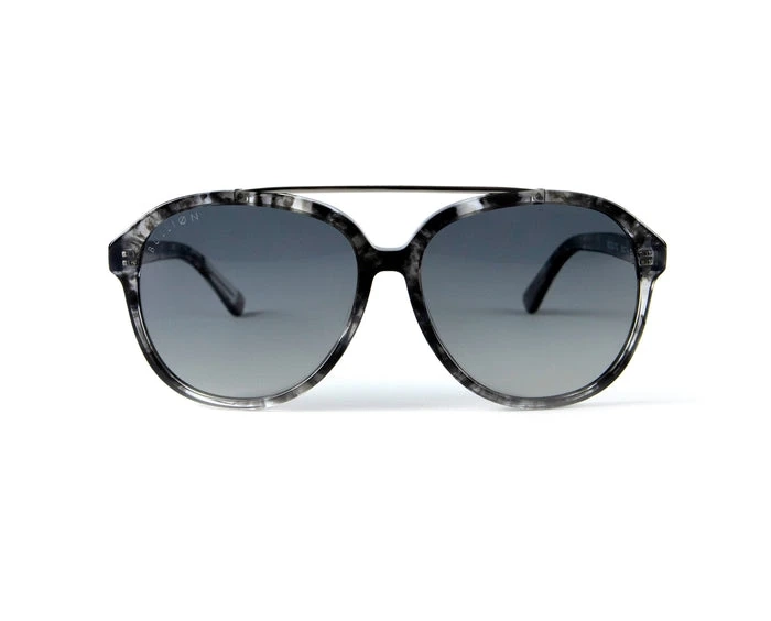 Why Tortoiseshell Sunglasses Are the Timeless Accessory Your Wardrobe Needs