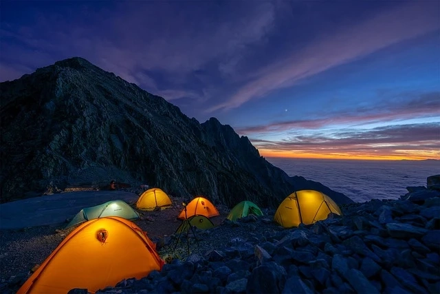 The Ultimate Guide to 30 Second Tents: Quick Set-Up and Top Tips for Camping Comfort.