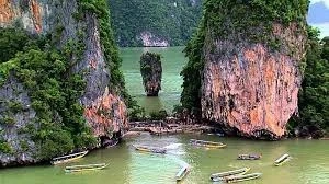Exploring the Iconic James Bond Island: A Guide to the Ultimate Phuket Tour Experience