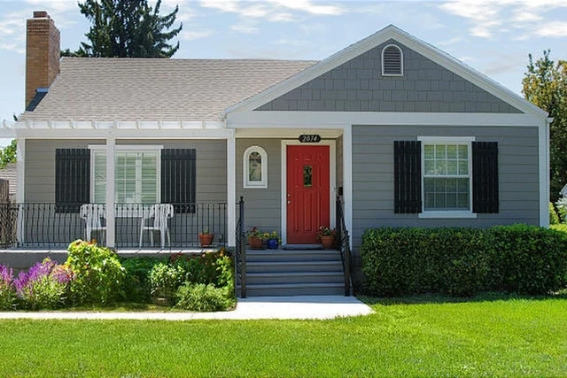 Top 11 Reasons Why People Move to a New House