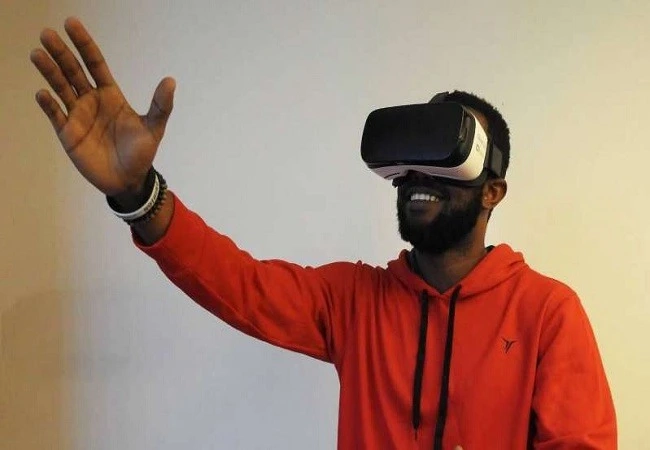 Best Ways to Use Virtual Reality for Escaping your Home