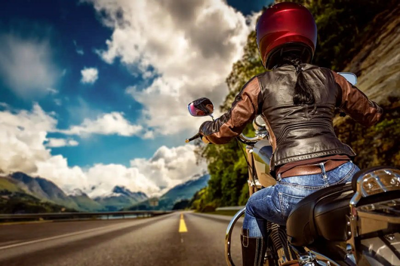 What information is needed for the motorcycle shipping cost calculator?