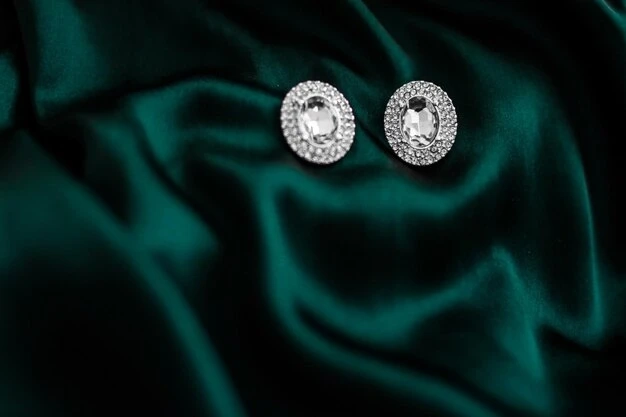 How the Internet Is Changing the Way We Buy Diamonds