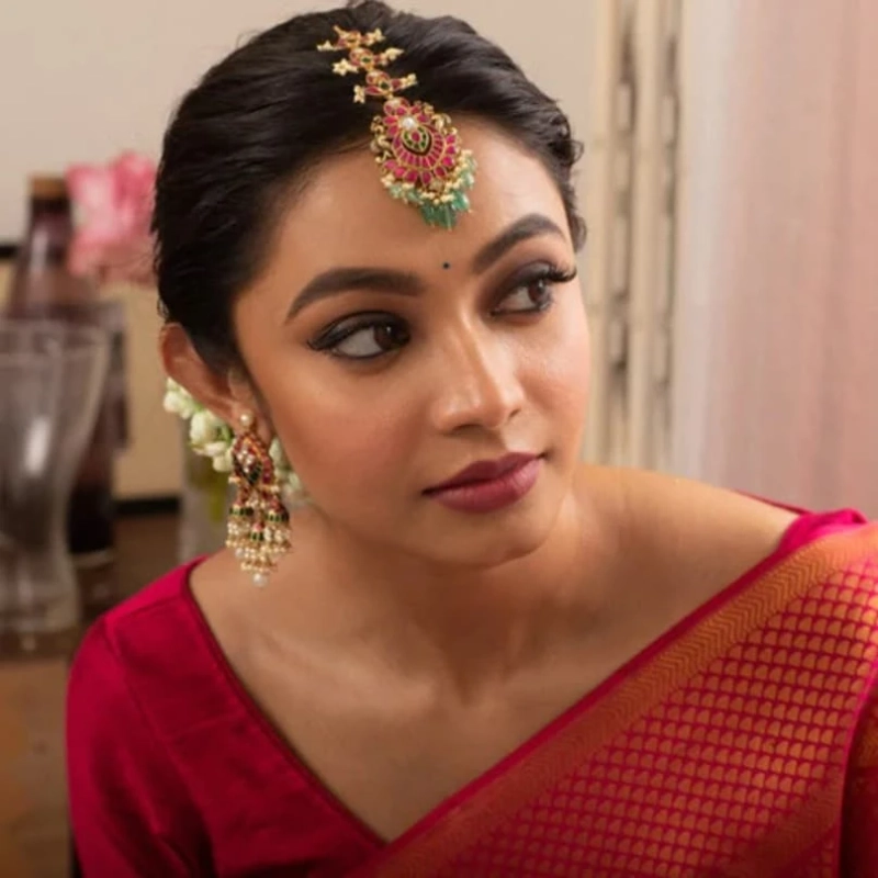 Kundan, Oversized, Cz Or Unique – How To Pick Your Ideal Silver Maang Tikka