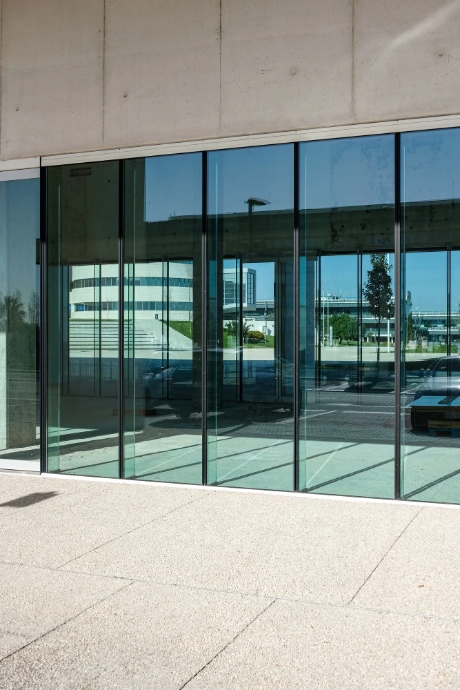 Why Pivot Doors Are the New Trend in Dubai’s Luxury Homes