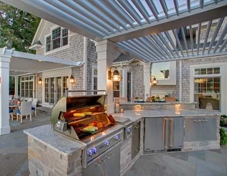 From Planning to Installation: What to Expect When Working with an Omaha Pergola Builder!