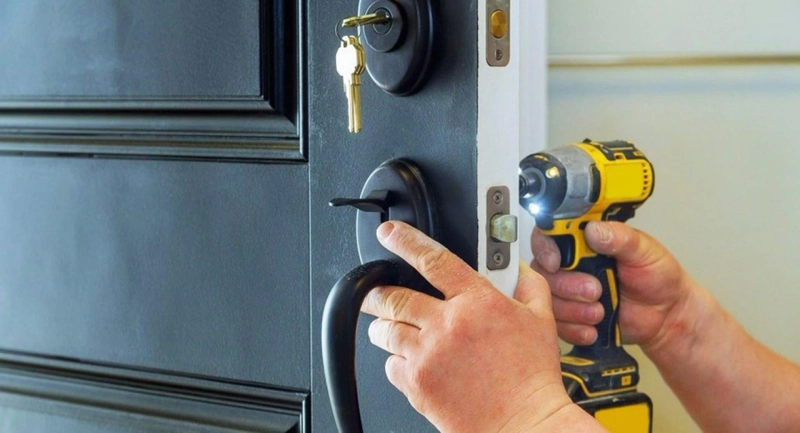 Top 5 Situations When You Need to Call a Locksmith