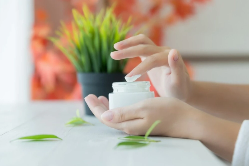 Benefits of Using a Natural Moisturizer for Dry Skin