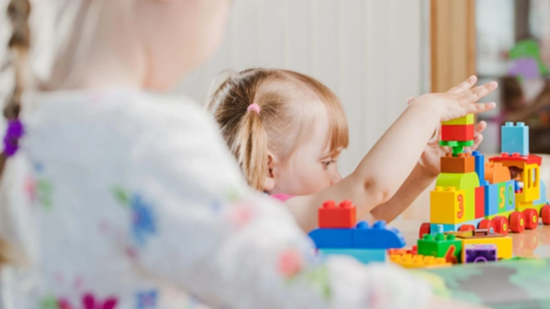 Daycare Programs vs. Home Care: 8 Differences Parents Must Know