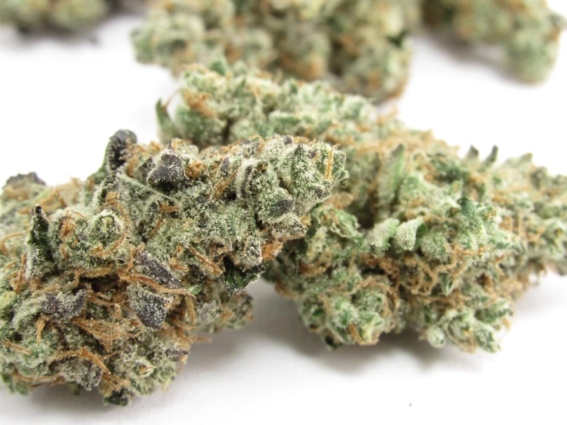 Midnight Cravings? Ottawa’s 24/7 Weed Delivery Has Space Rock Strain