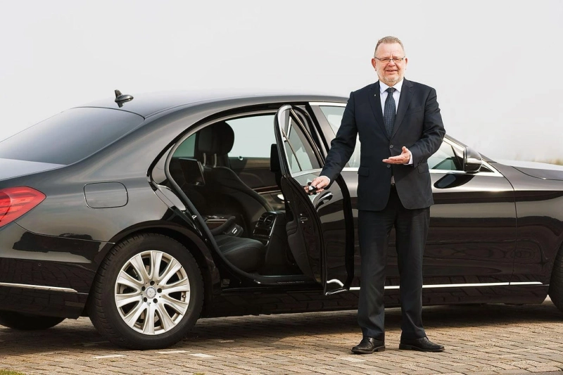 How Does a Chauffeur Service Work?