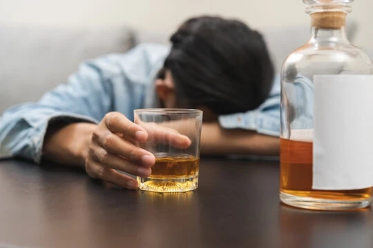 Understanding Alcohol Addiction: Impact on the Brain & Body