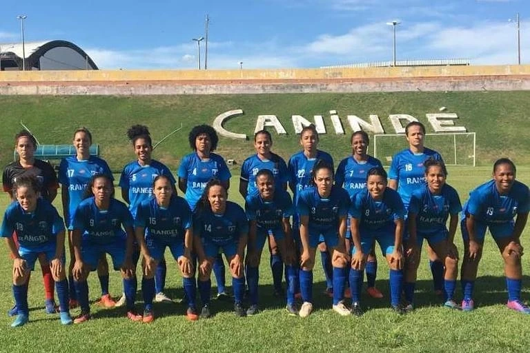 Atletas denunciam clubes à CBF por falta de ajuda ao futebol feminino