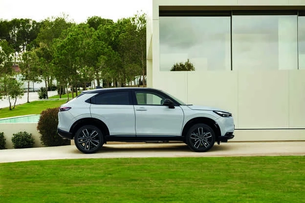 Draft: My PosWhat Happens Inside a Hybrid Battery During Regenerative Braking? A Micro-Timeline Breakdown – Advanced Insights by Hybridev Engint Title