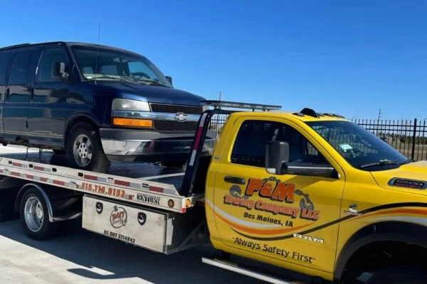 Why Choose Professional Car Towing Services in Des Moines, Iowa?