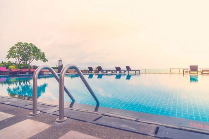 8 Easy Steps To Achieving A Successful Swimming Pool Fit-Out