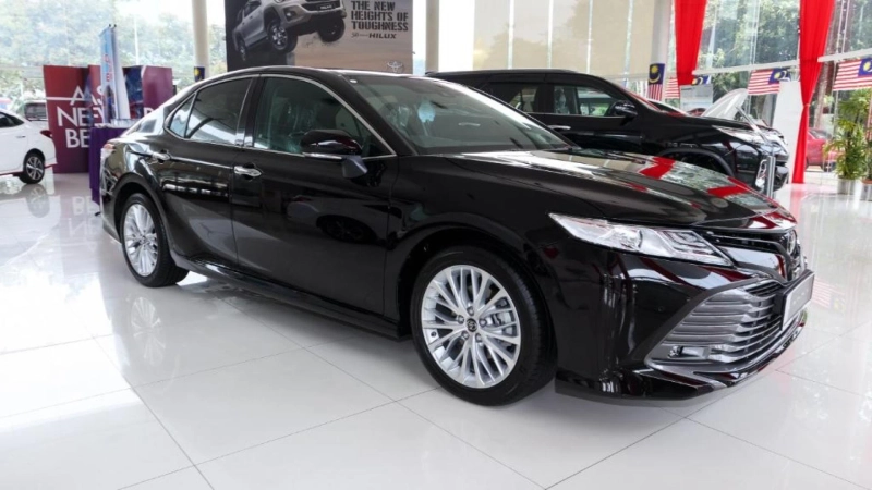 2020 Nissan Altima and 2020 ToyotaCamry are work commuters