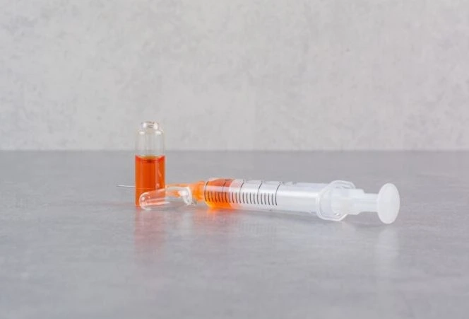 Are Vitamin B12 and Vitamin C Injections Effective for Enhancing Skin Health, and Are There Any Side Effects?