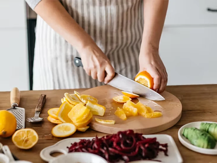 10 Simple Habits That Can Help You Lose Weight Naturally in 2025