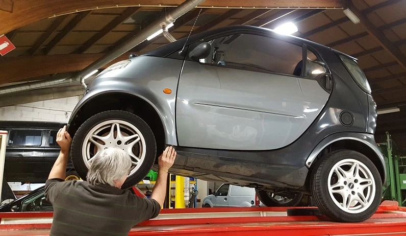 Why Regular Oil changes are important?