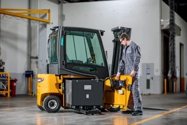 Tips to Buy the Right Forklift Battery for the First Time