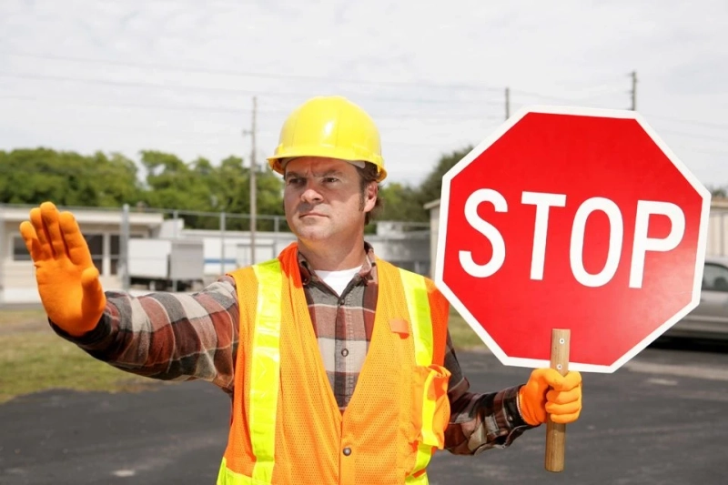 Traffic Control Certification Online for Crews Working in Canada’s Toughest Zones