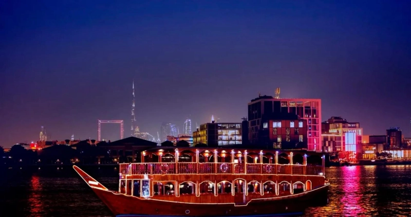 Experience the Best of the Waters: Abu Dhabi Dhow Cruise, Yacht Dinners & Speed Boat Sightseeing