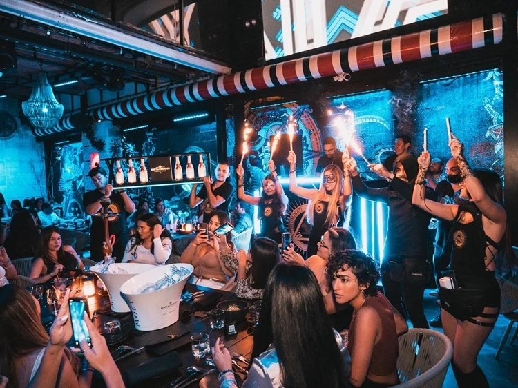 Mayami Wynwood: The Best Place to Eat in Miami for Foodies & Night Owls