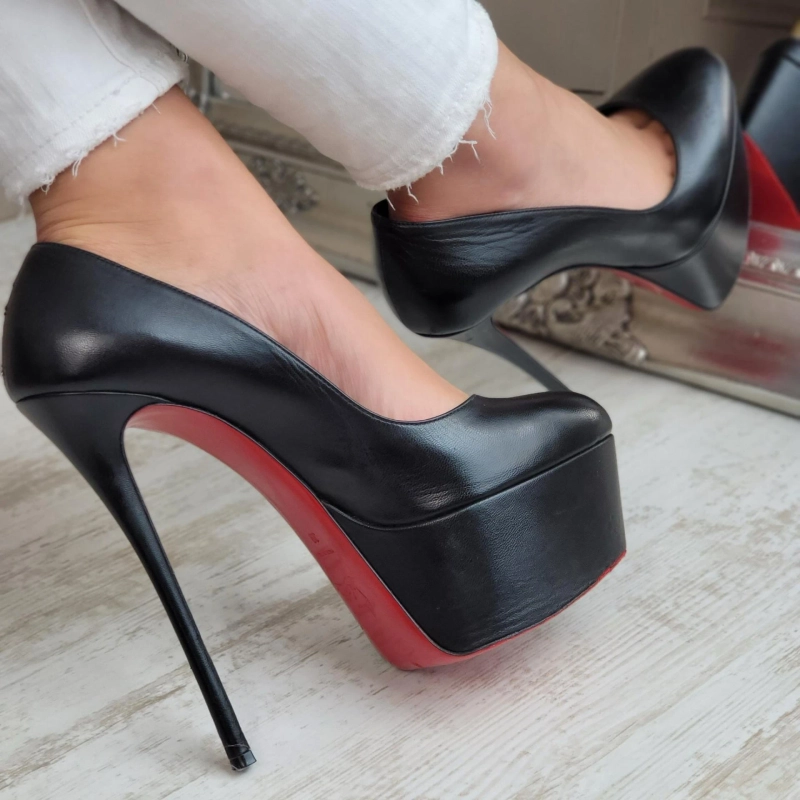 Designer Heels: The Ultimate Guide to Fashion-Forward Footwear