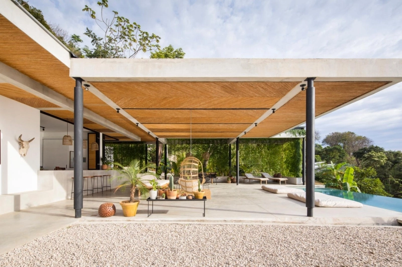 How Retractable Pergola Roofs Enhance Modern Home Exteriors