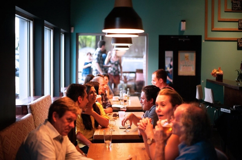 5 ways to Improve Restaurant Customer Service with Queuing system