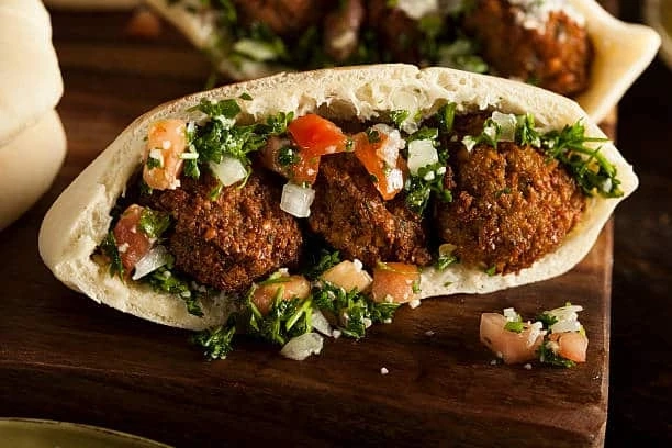 How to Make Delicious Kosher Falafel: A Comprehensive Guide