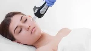 إيجابيات وسلبيات علاجات فراكشنال ليزر للبشرة
