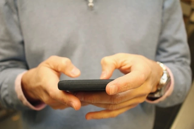 How to Send Mass Texts to Customers