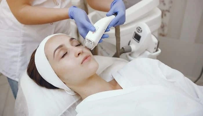 Can Rejuran Healer Be Used In Conjunction With Laser Therapy?