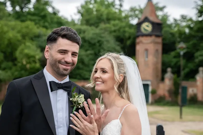 Choosing a Female Wedding Photographer in Buckinghamshire