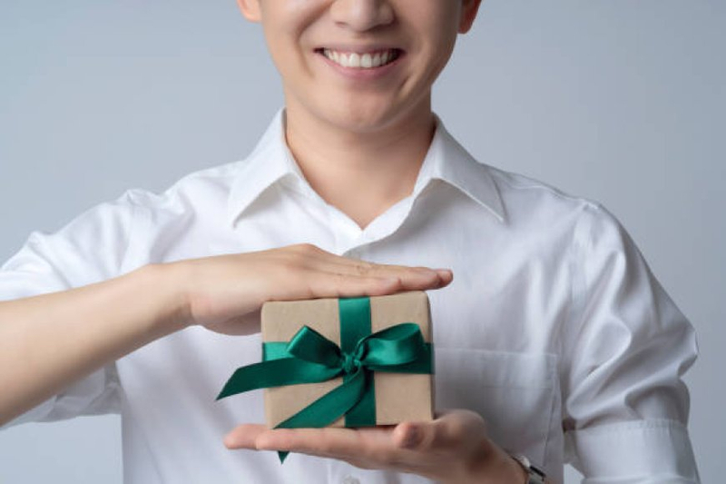 The Ultimate Guide to Swag Gift Boxes: Perfect Gifts for Work Anniversaries