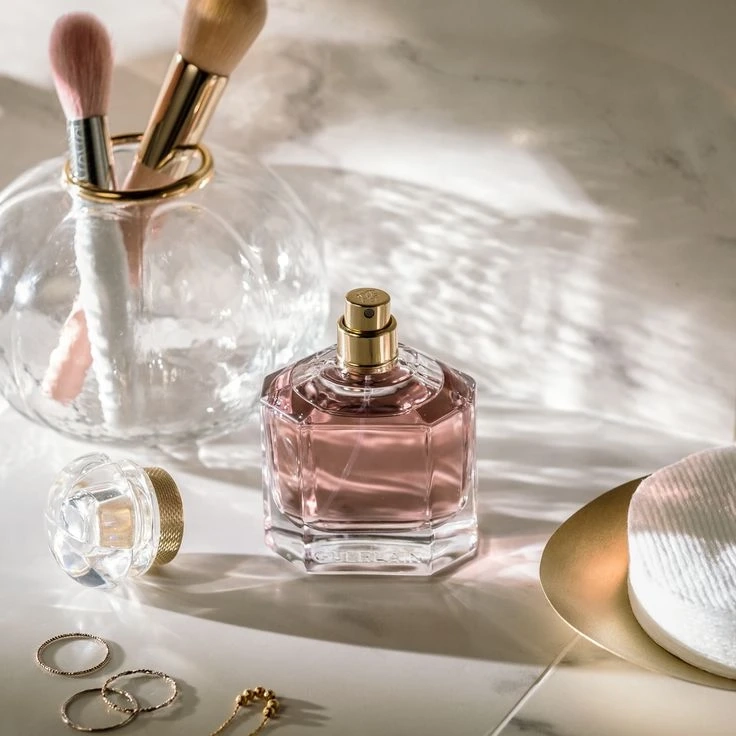 Why Skin Chemistry Changes How Your Perfume Smells (And How to Make It Work for You)