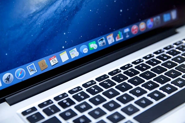 Cracked MacBook Screen? Opt for Replacement Today