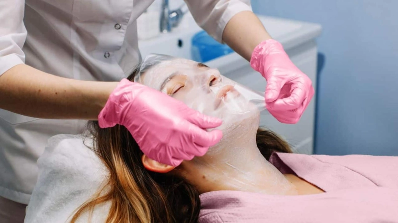 Address Skin Concerns Effectively: Cosmelan Peel in Dubai!