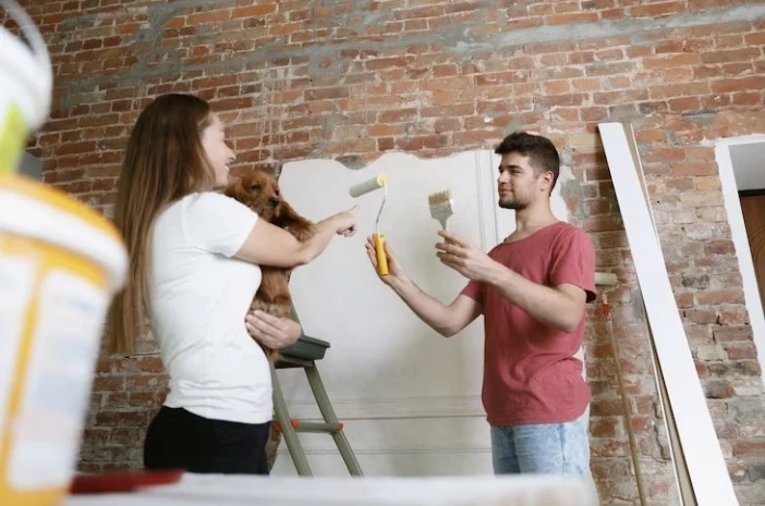 When Should You Remodel Instead of Renovate?
