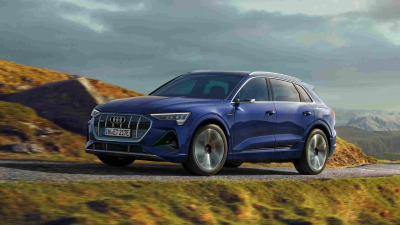 Choosing Between Audi Q7 And Audi RS 7 At the Best Price in Kolkata